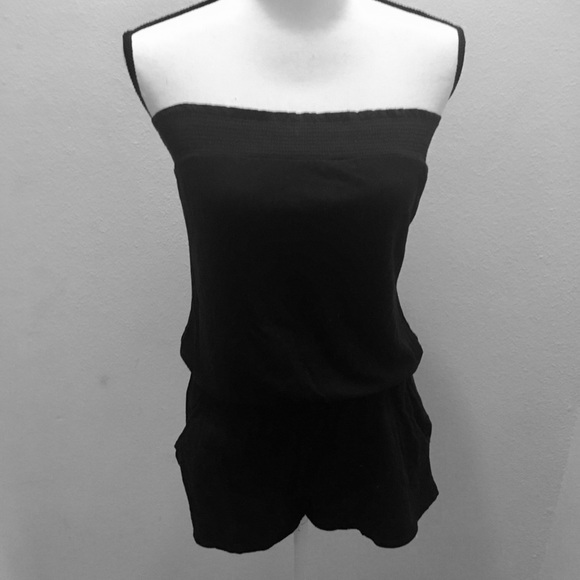 ❌SOLD❌ Forever 21 Black Cozy Romper with Pockets - Picture 4 of 8